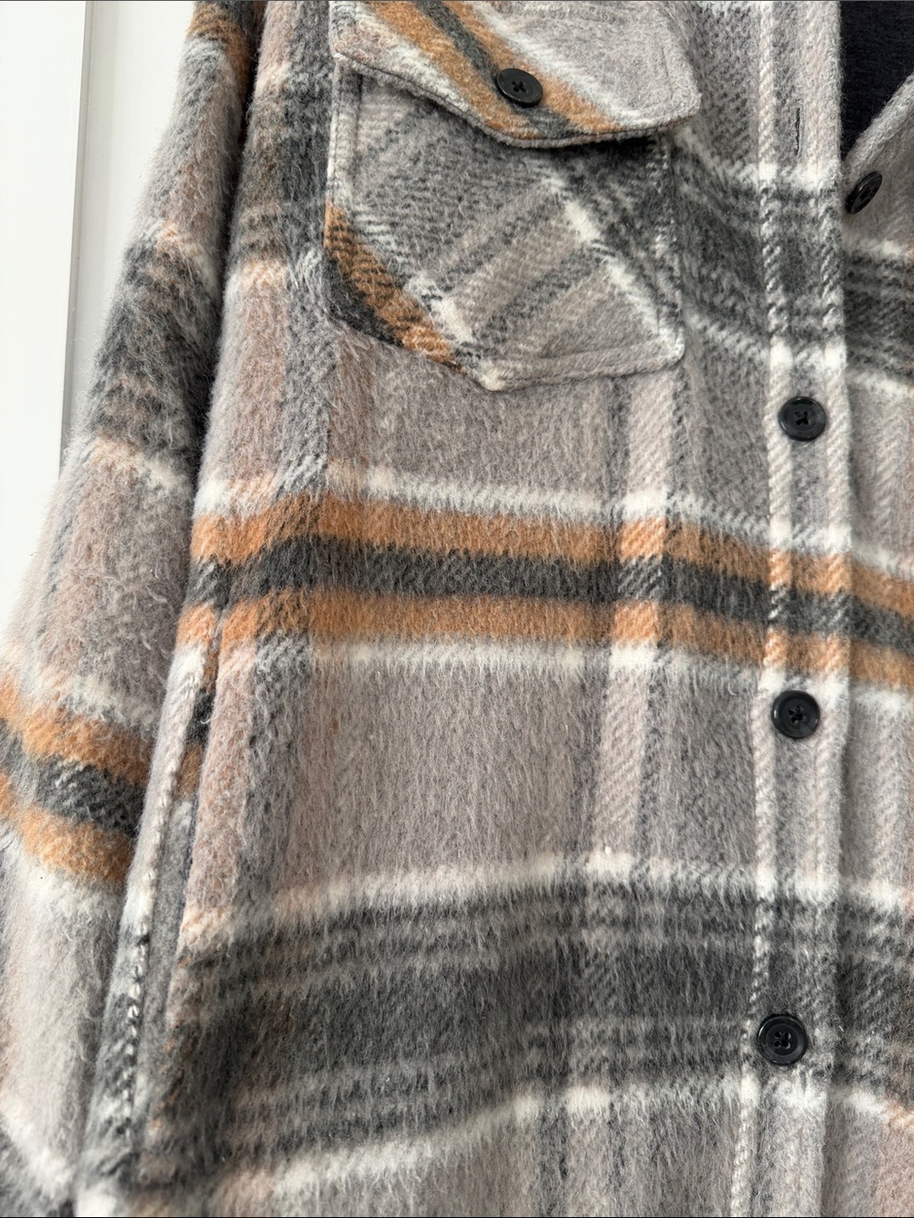 Thread & Supply shacket with side pockets - Picture 2 of 5